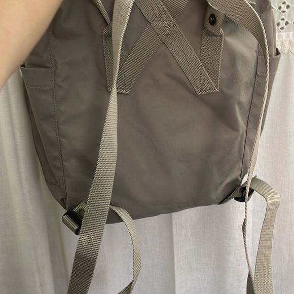 KÅNKEN everyday outdoor backpack - Picture 3 of 5